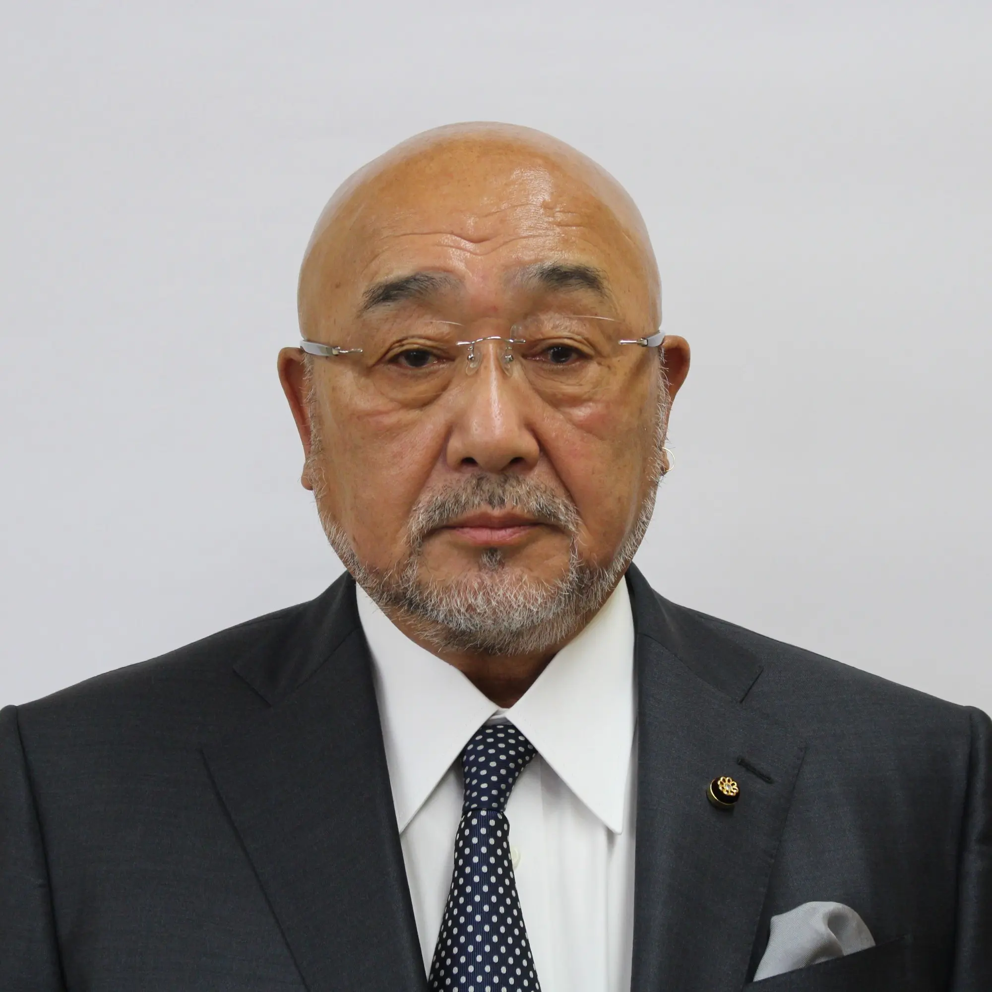 岡田康弘議員 顔写真