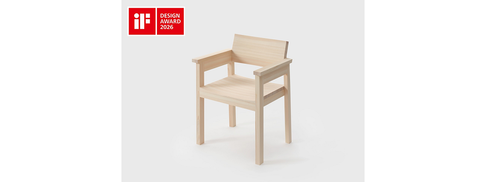 TOYO FURNITURE アームソファ　アームチェア TOYO FURNITURE】レトロスタイル・ウッドアーム2Pソファ が入荷しま